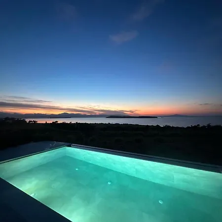 Hillhouse Ii Vila *